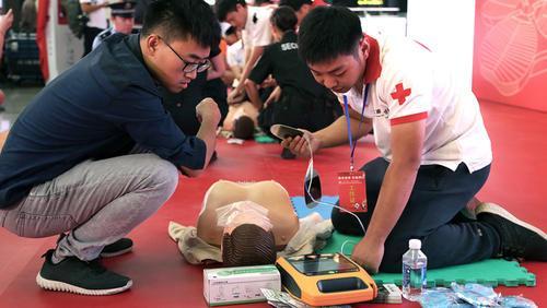虹桥火车站和上海火车站迎来15台自动体外除颤器-虹桥商务区写字楼网
